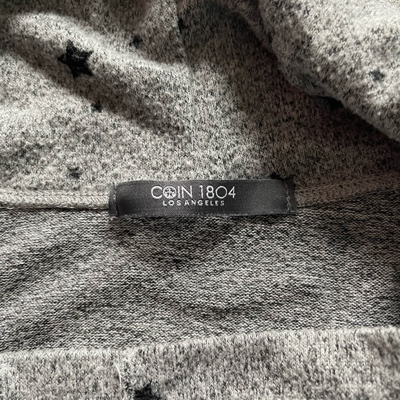 Coin 1804 Grey & Black Star Stretchy Top Size Medium - Picture 5 of 10